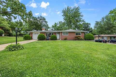 18 Larkin Lane, Saint Louis, MO 63128