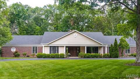 74 E Ladue Estates Drive, Creve Coeur, MO 63141