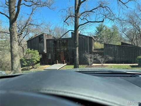 952 W Revere Drive, Town and Country, MO 63141