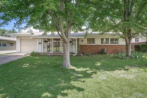 6 Country Lane, Florissant, MO 63033