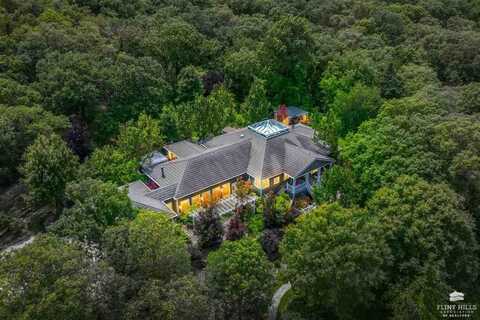 630 S Scenic Drive, Manhattan, KS 66503