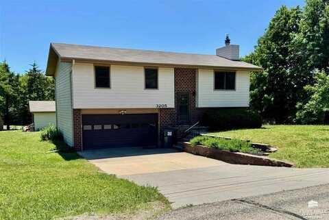 3205 Weaver Drive, Milford, KS 66514