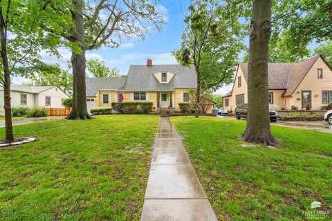 435 W Chestnut Street, Junction City, KS 66441