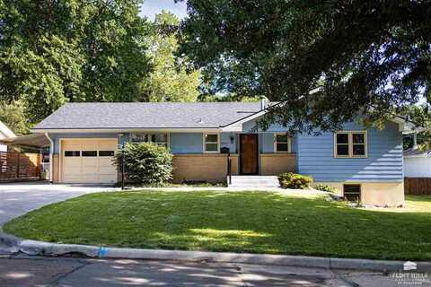 2823 Illinois Lane, Manhattan, KS 66502