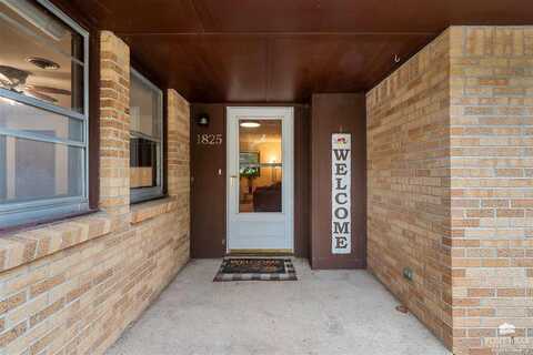 1825 Vaughn Drive, Manhattan, KS 66502