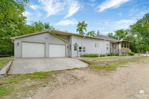731 1st Street, Clay Center, KS 67432
