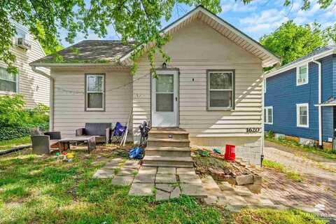 1620 Fairview Avenue, Manhattan, KS 66502