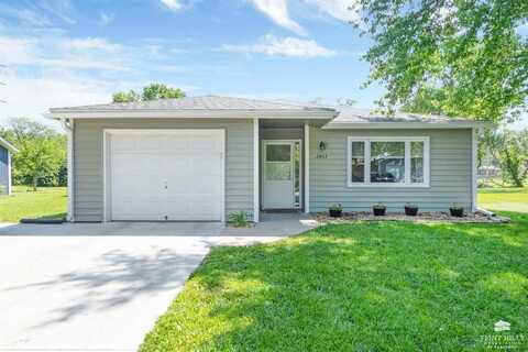 2433 Buttonwood Drive, Manhattan, KS 66502