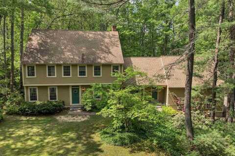 32 Holton Circle, Londonderry, NH 03053