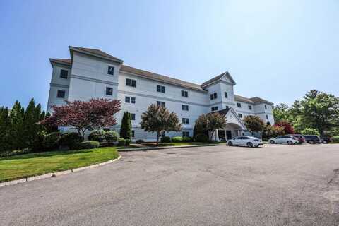 14 Mountain Laurels Drive, Nashua, NH 03062