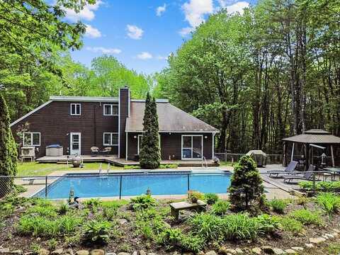 363 Winthrop Center Road, Winthrop, ME 04364