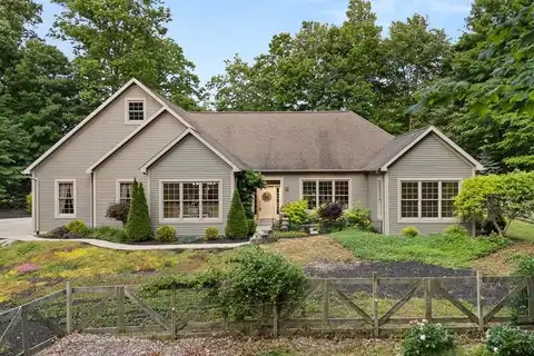 2949 Briarwood Dr, Tiffin, OH 44883