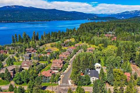 601 Hemlock Street, McCall, ID 83638