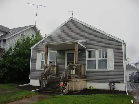 208 Maple, Monroe, MI 48162