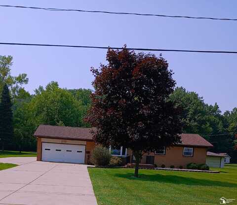 12363 Laginess, La Salle, MI 48145
