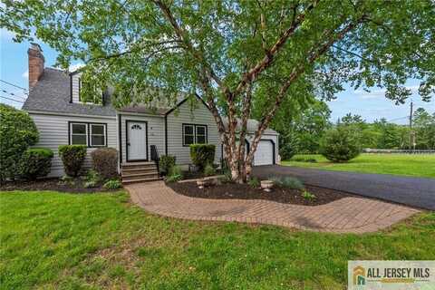 16 Lakeside Drive, Piscataway, NJ 08854