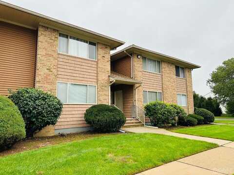 401 Cynthia Court, Brunswick Gardens, NJ 08540