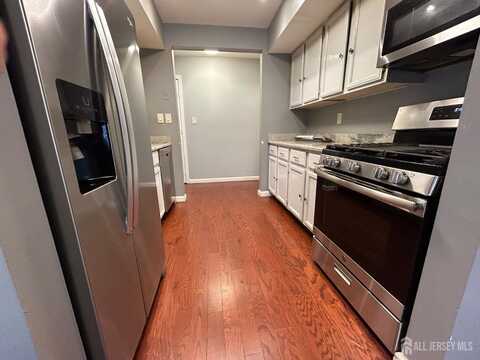219 Sierra Court, Woodbridge, NJ 07095