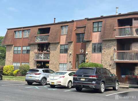219 Sierra Court, Woodbridge, NJ 07095