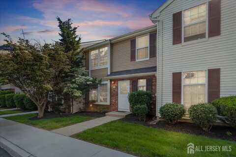 450 Saint Giles Court, Franklin Twsp, NJ 08873