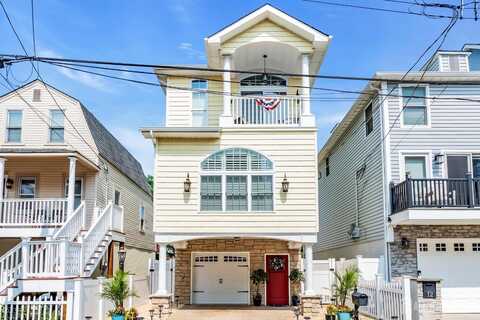 14 Seadrift Avenue, Highlands, NJ 07732