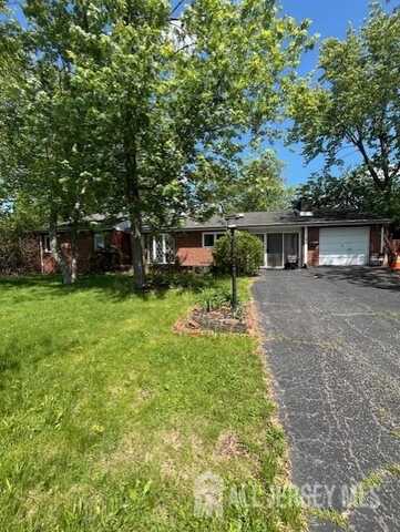 4 Woodrow Road, Brunswick Gardens, NJ 08824