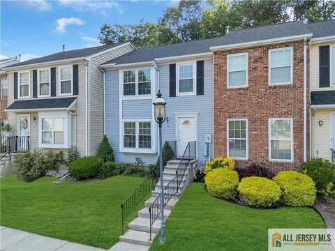 52 Lantern Lane, Sayreville, NJ 08872