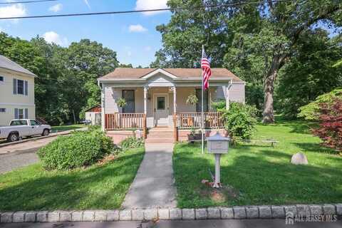 8 Walnut Street, Monroe, NJ 08831