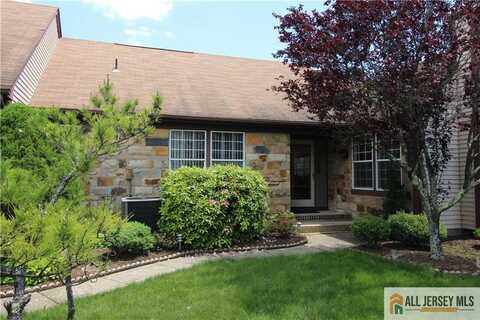 25 Bedfordshire Drive, Monroe, NJ 08831