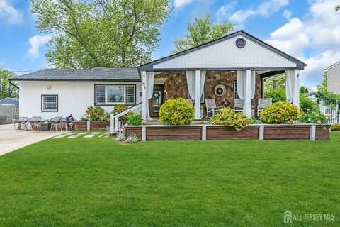 186 lohsen Avenue, Middletown, NJ 07718