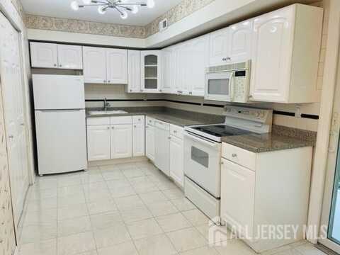 8 Indiana Court, Old Bridge, NJ 07747