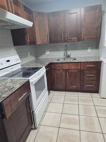 9203 NW 38th Dr, Coral Springs, FL 33065