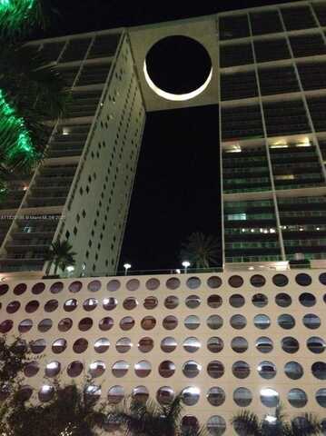 500 Brickell Ave, Miami, FL 33131