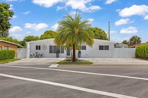 881 NW 177th Ter, Miami Gardens, FL 33169