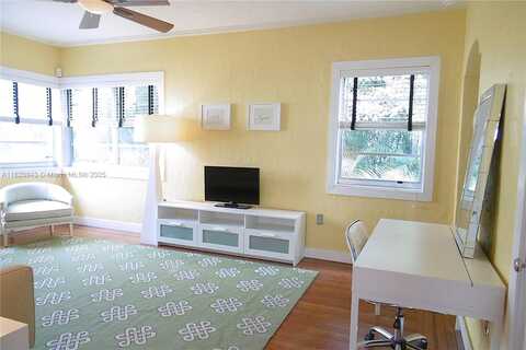 1553 Meridian Ave, Miami Beach, FL 33139