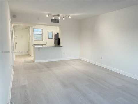 2810 NE 201st Ter, Aventura, FL 33180