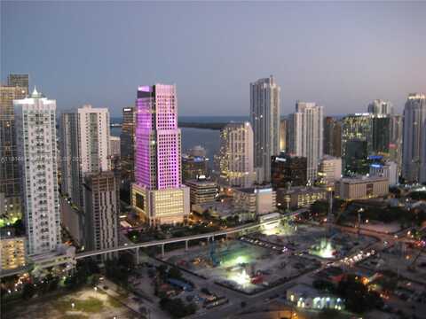 90 SW 3rd St, Miami, FL 33130