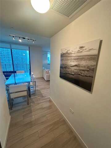 999 SW 1st Ave, Miami, FL 33130