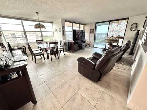 1100 Saint Charles Pl, Pembroke Pines, FL 33026