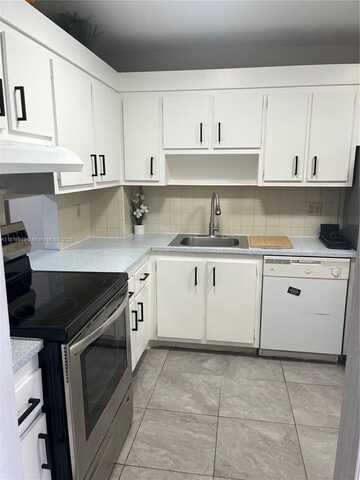 200 Ashbury Rd, Hollywood, FL 33024