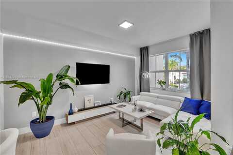 11401 NW 89th St, Doral, FL 33178