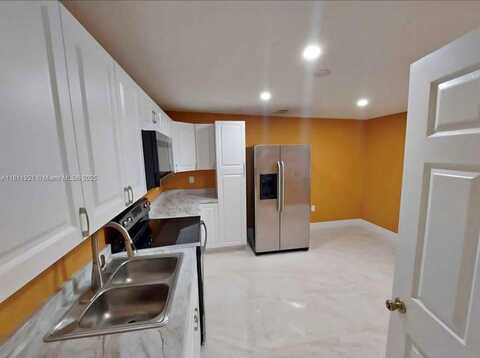 1050 SW 137th Ct, Miami, FL 33184