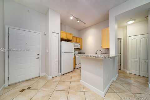 6001 SW 70th St, South Miami, FL 33143