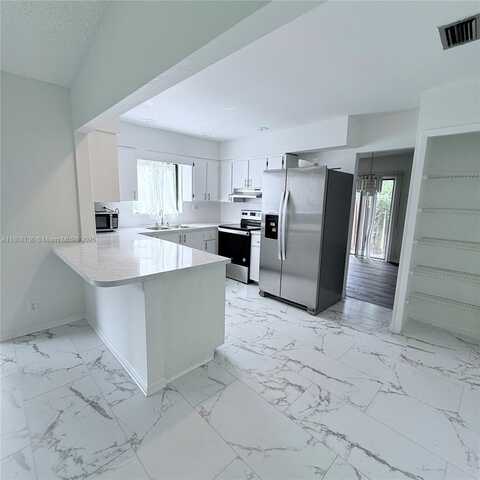 6183 Live Oak Ct, Tamarac, FL 33319