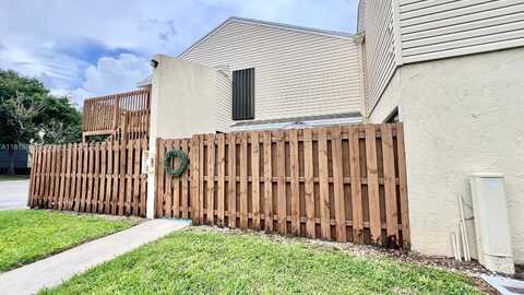 629 Executive Center Dr, West Palm Beach, FL 33401