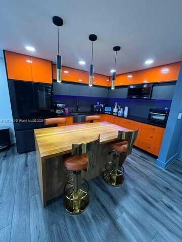 4550 NW 9th St, Miami, FL 33126