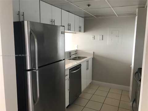 7601 E Treasure Dr, North Bay Village, FL 33141
