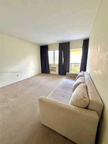 8132 Harding Ave, Miami Beach, FL 33141
