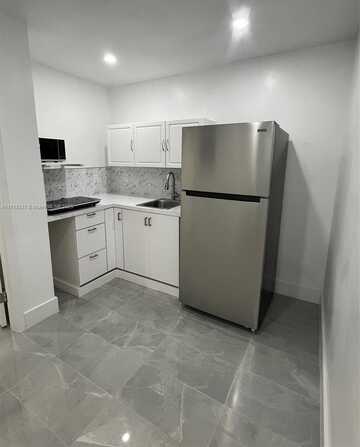 545 NW 20th St, Homestead, FL 33030