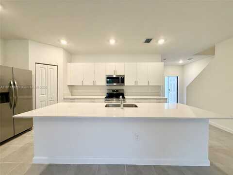 5033 Oakmont Dr, Dania Beach, FL 33312